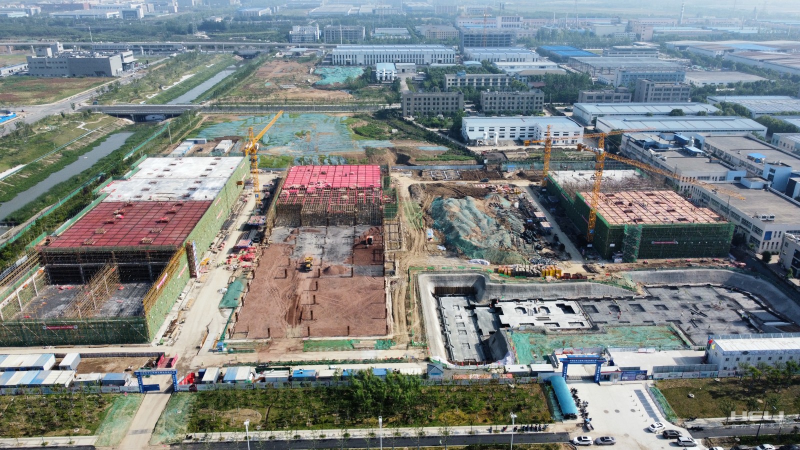 和鼎機電鋰電三期項目施工現(xiàn)場全貌.jpg
