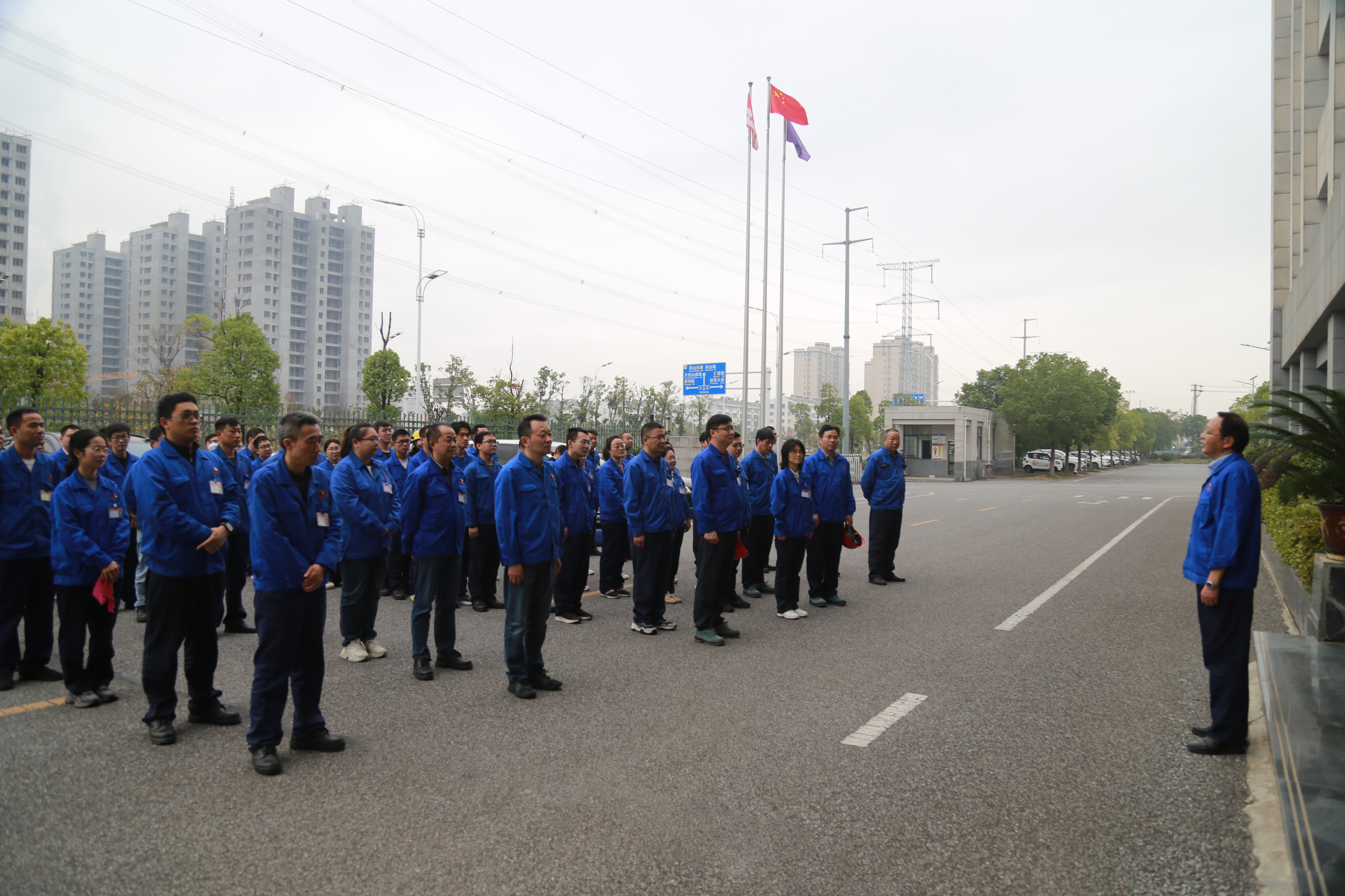 6.吳海曙作消防應(yīng)急與疏散演練總結(jié).JPG